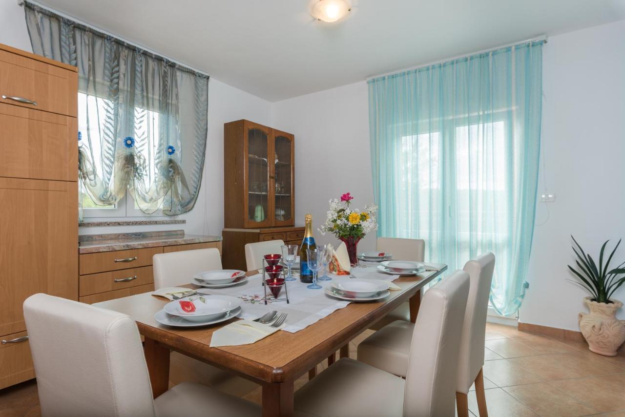 Holiday Home Viola Лабин Экстерьер фото